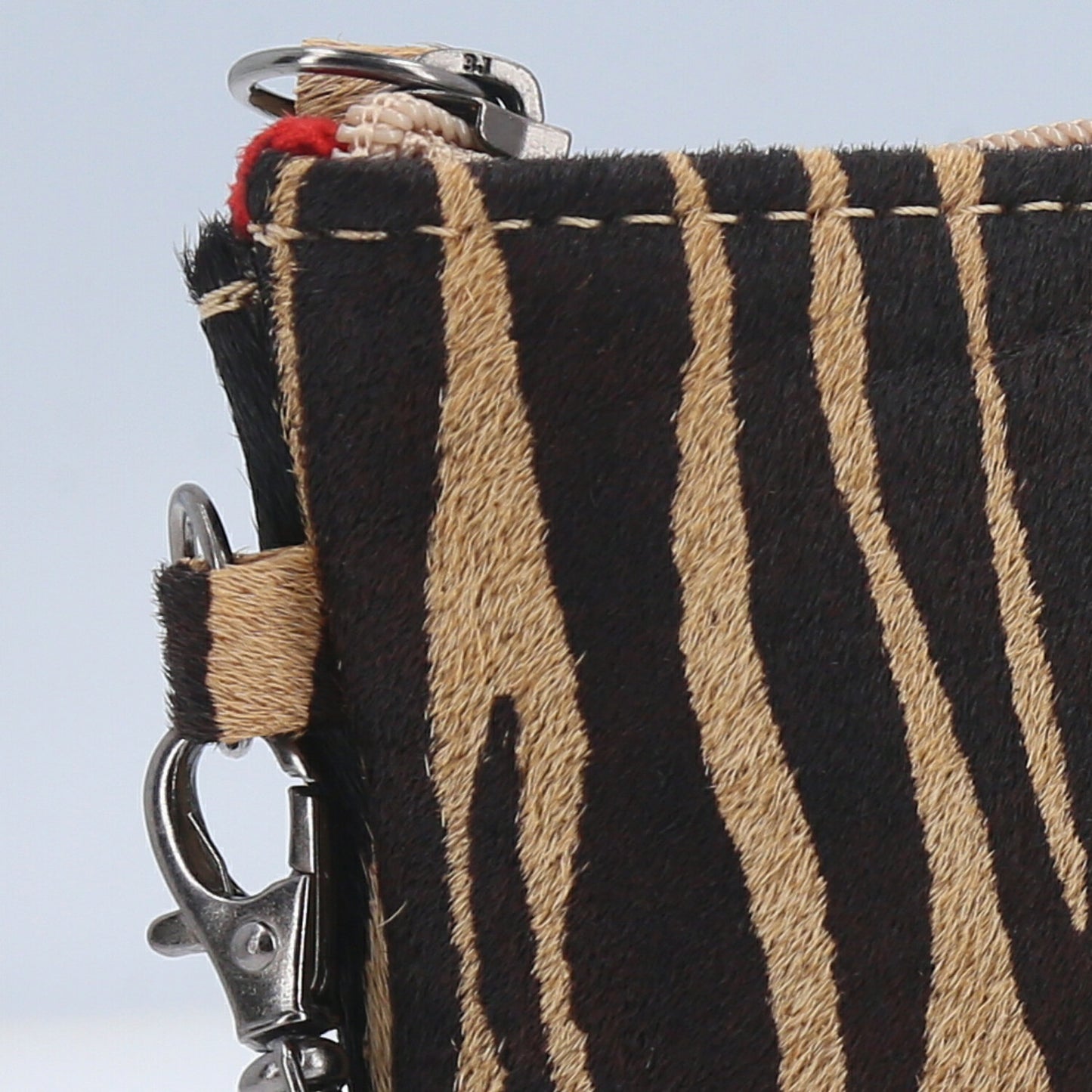 Bolsa Feminina de Couro Animal Print Alça Corrente Bege