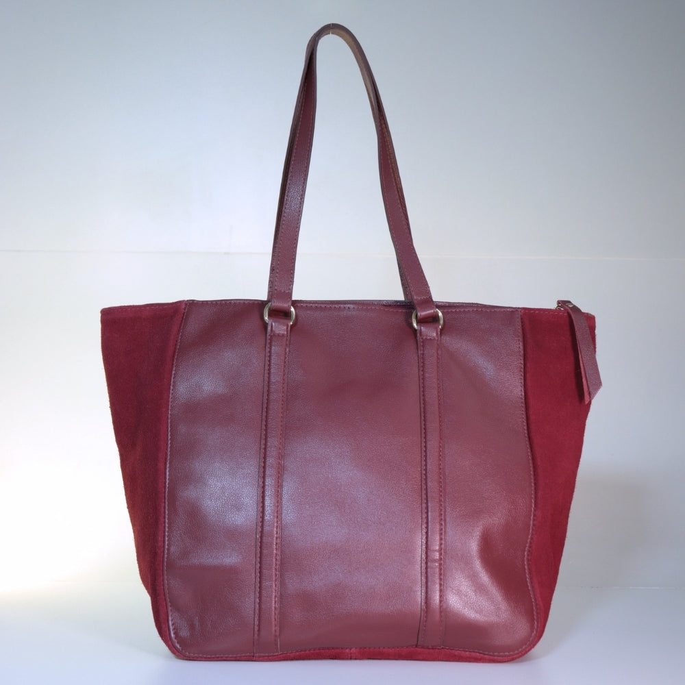 Bolsa de Ombro em Couro Camurça com Acabamento em Franjas Vinho
