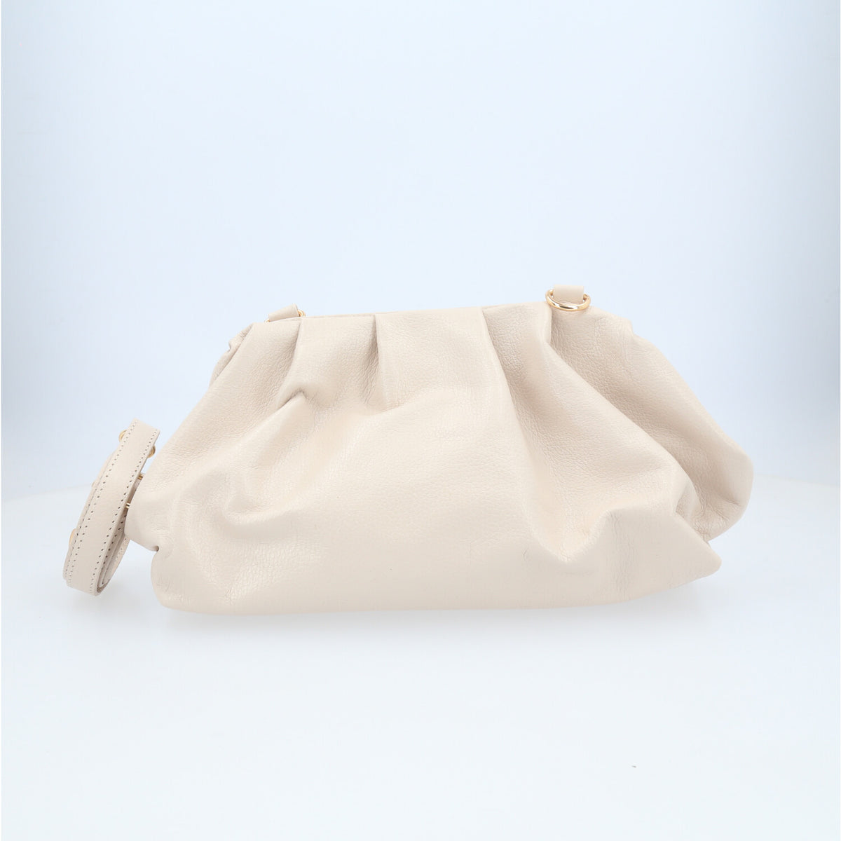 Bolsa em Couro Estilo Clutch com Apliques Metalizado Marfim