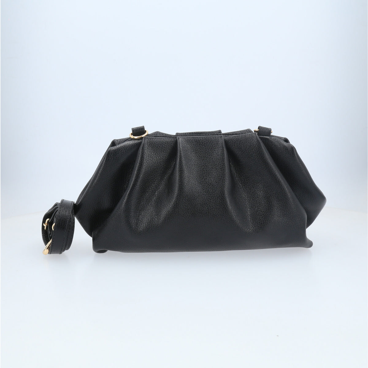 Bolsa em Couro Estilo Clutch com Apliques Metalizado Preto