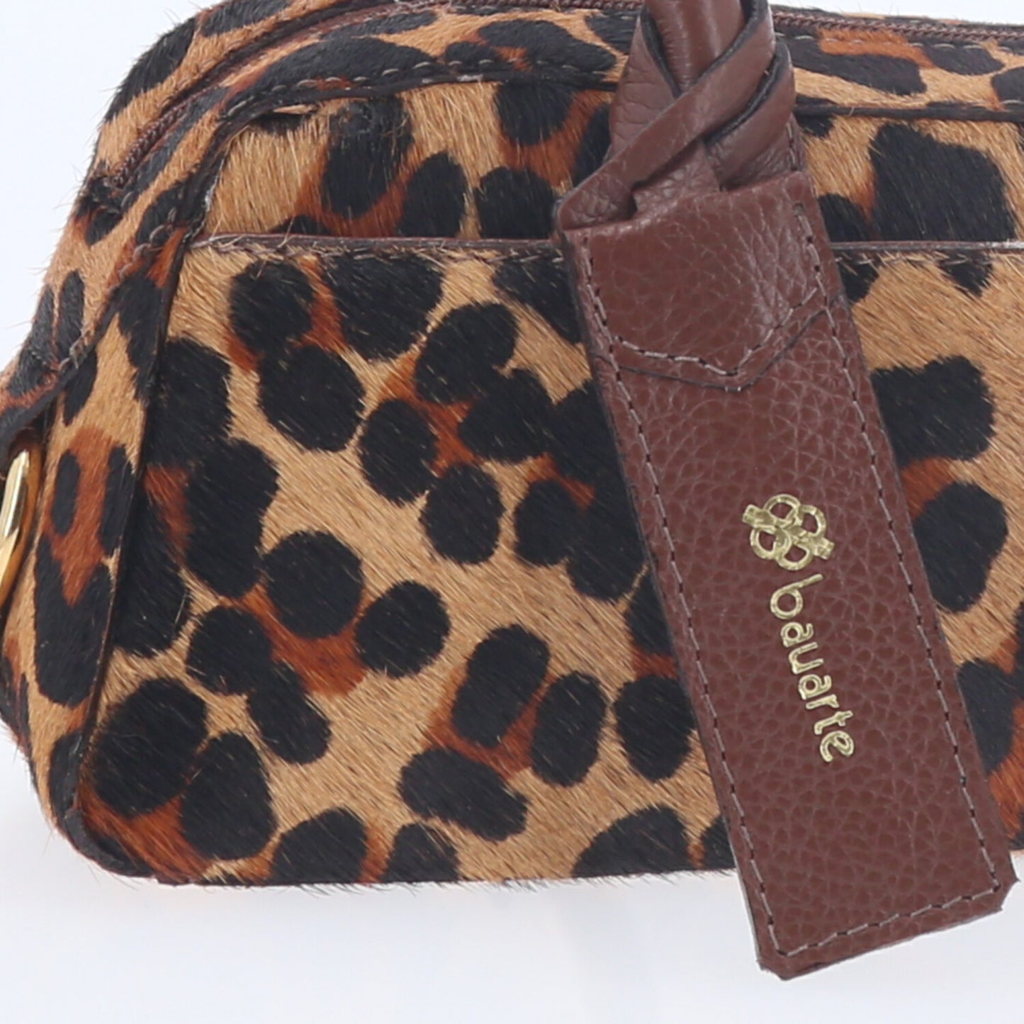 Bolsa Wishin Pampa em Couro com Estampa Animal Print Marrom