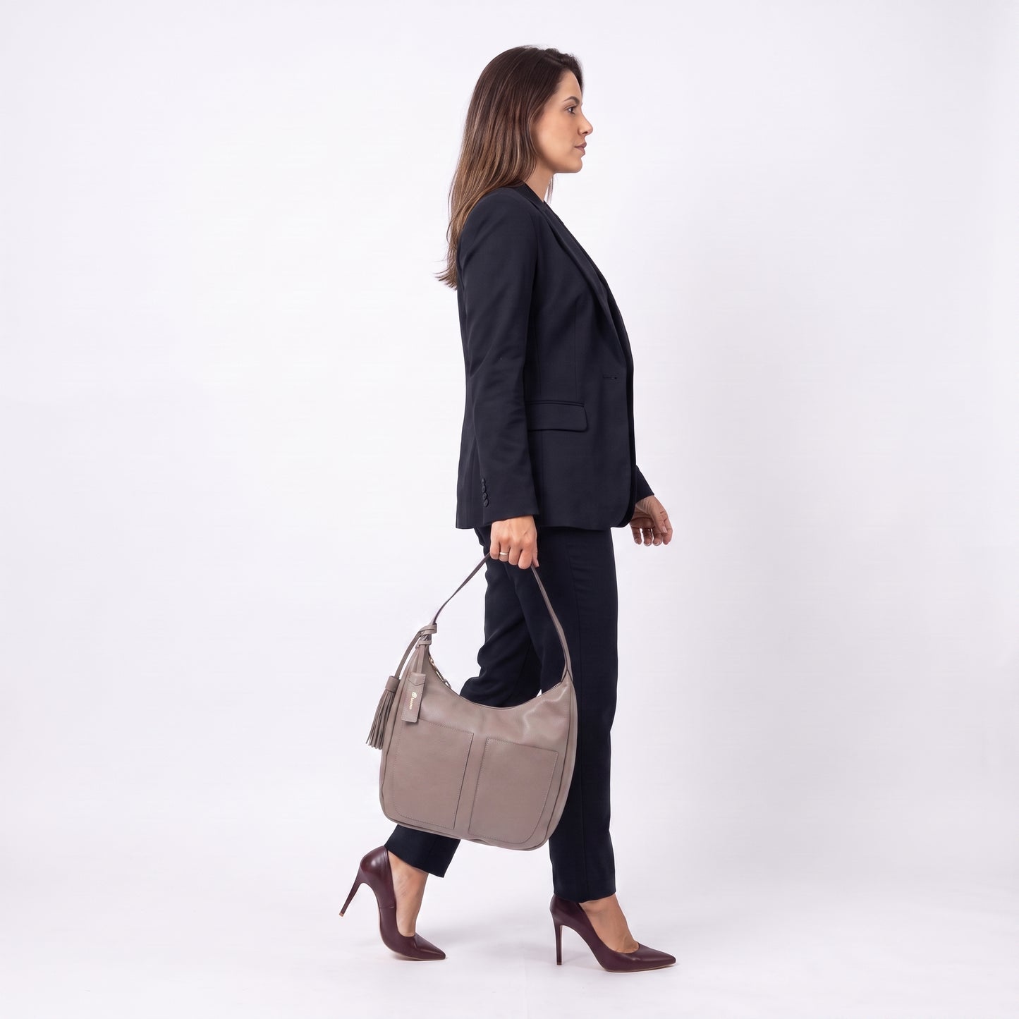 Bolsa Feminina de Ombro em Couro com Bolsos Frontais e Alça Regulável Caqui