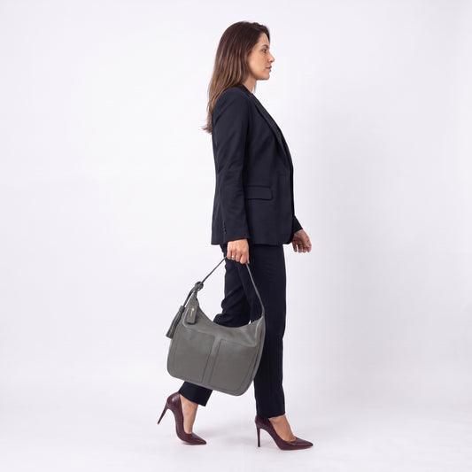 Bolsa Feminina de Ombro em Couro com Bolsos Frontais e Alça Regulável Verde escuro