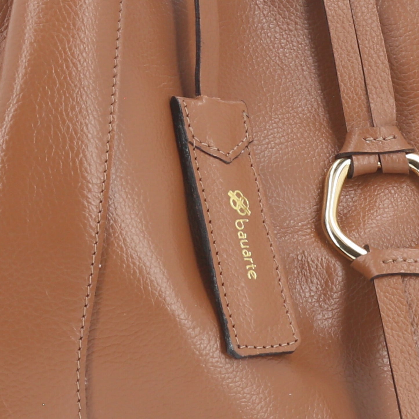 Bolsa Hobo com Detalhe de Argola Frontal Caramelo