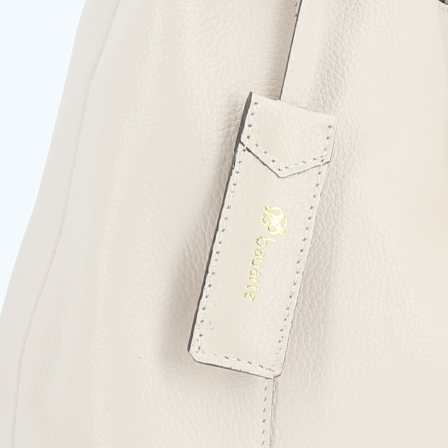Bolsa Hobo com Detalhe de Argola Frontal Marfim