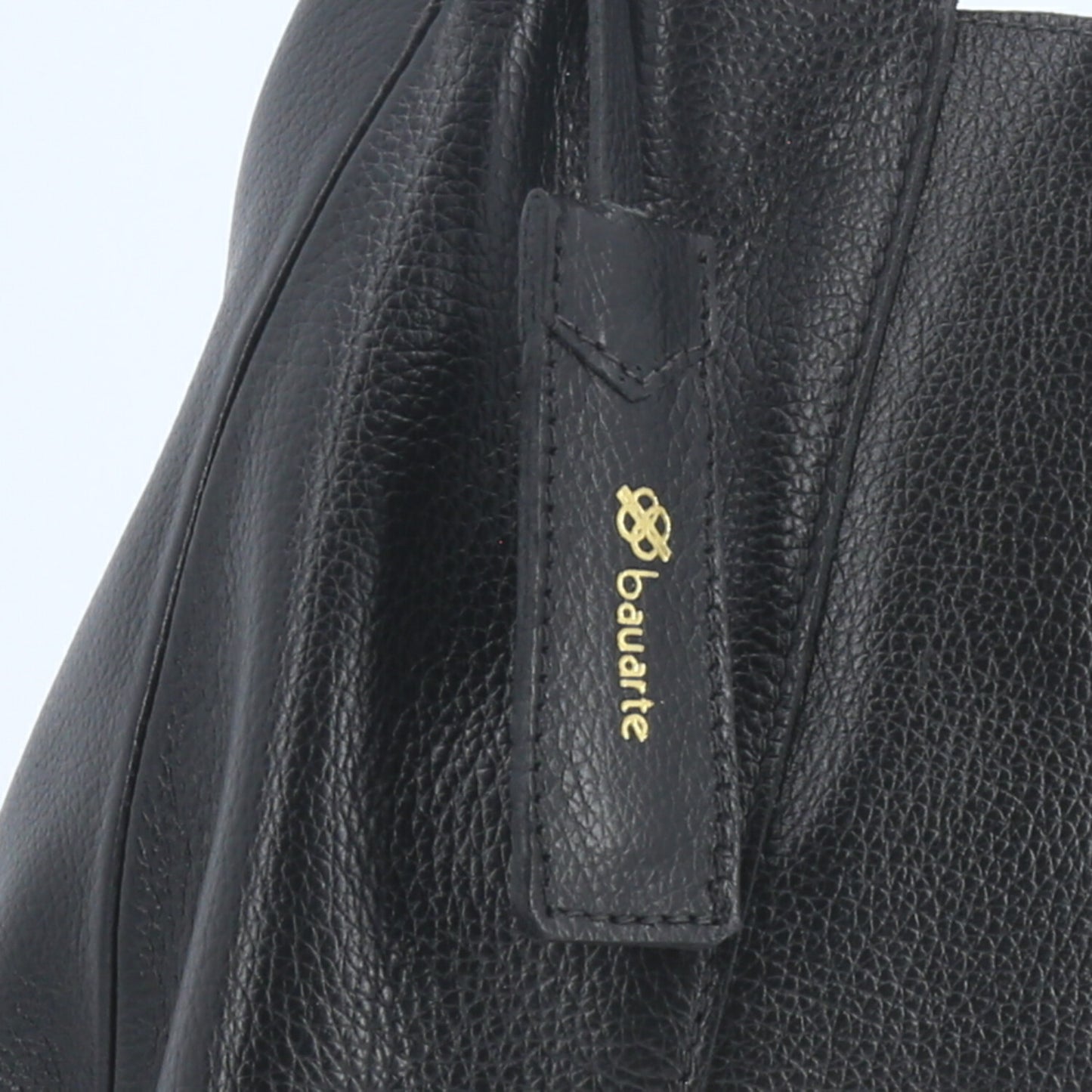 Bolsa Hobo com Detalhe de Argola Frontal Preto
