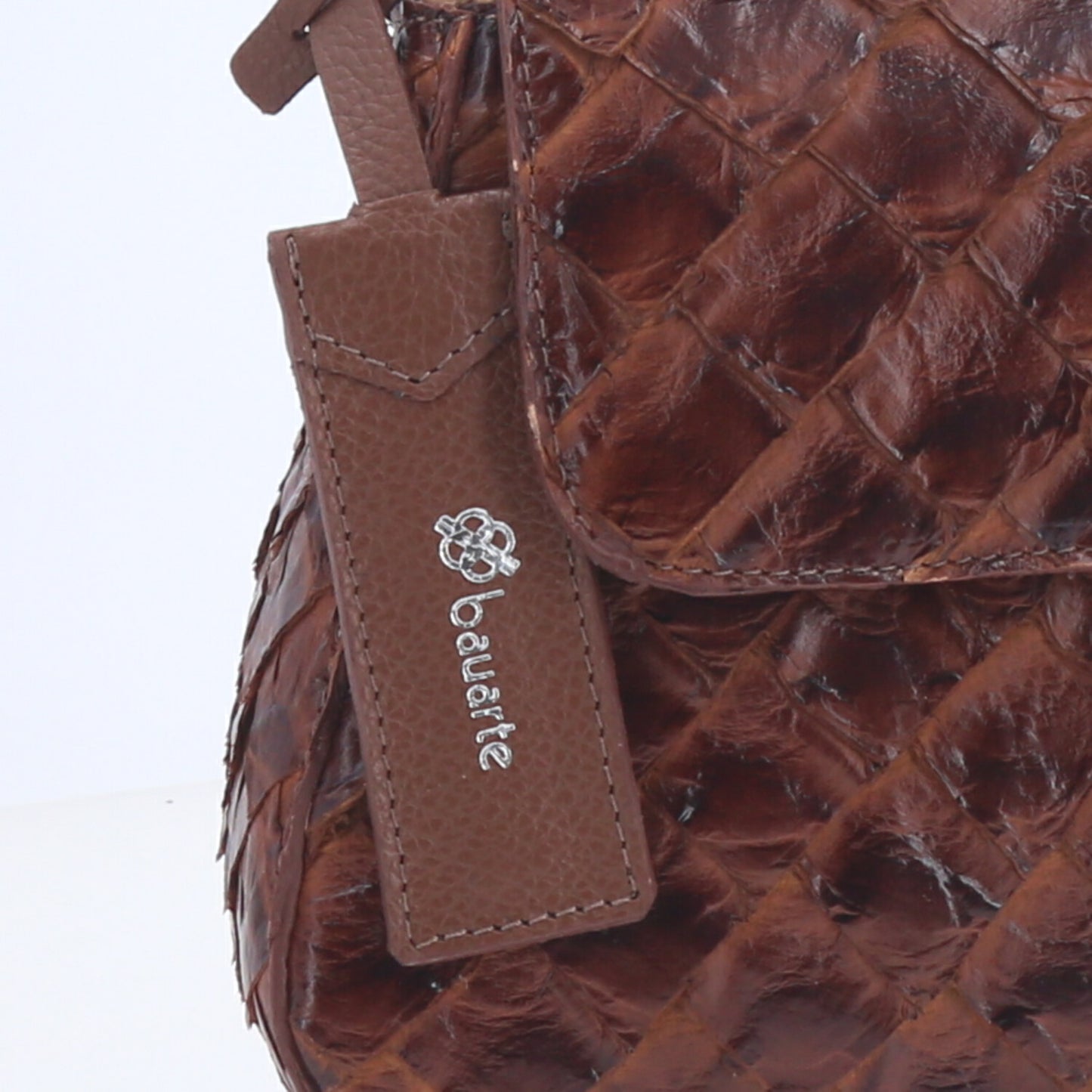 Bolsa Shoulder em Couro de Pirarucu com Alça Fixa Caramelo