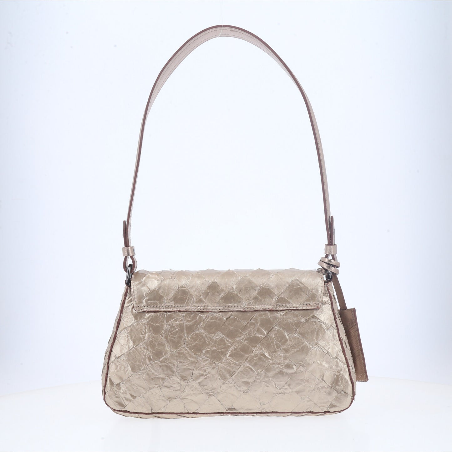 Bolsa Shoulder em Couro de Pirarucu com Alça Fixa Prata velha