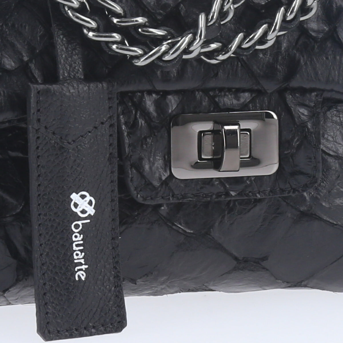 Bolsa Pequena em Couro de Pirarucu com Alça de Corrente  Preto