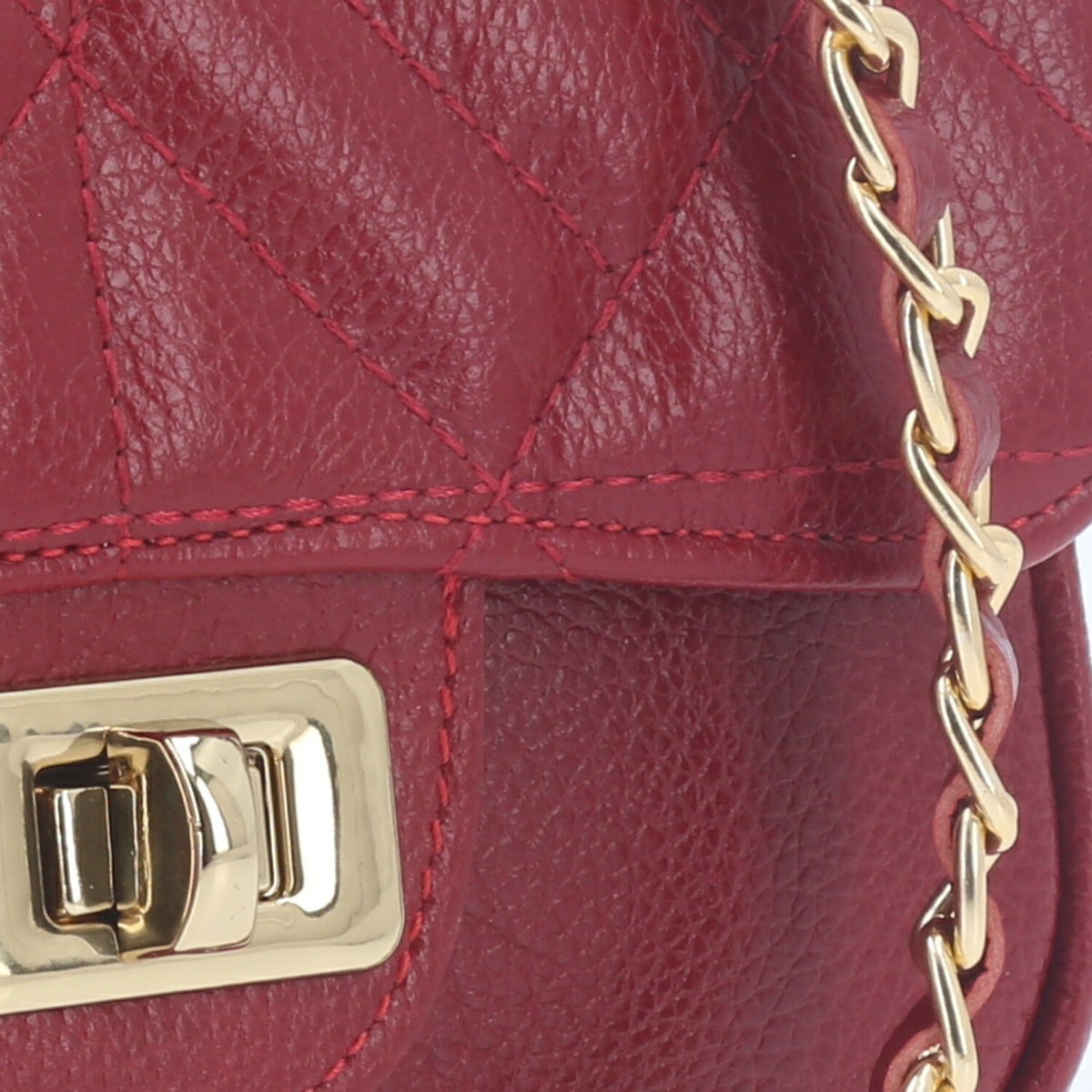 Bolsa Tiracolo em Couro Metalassê com Alça de Corrente Vermelho