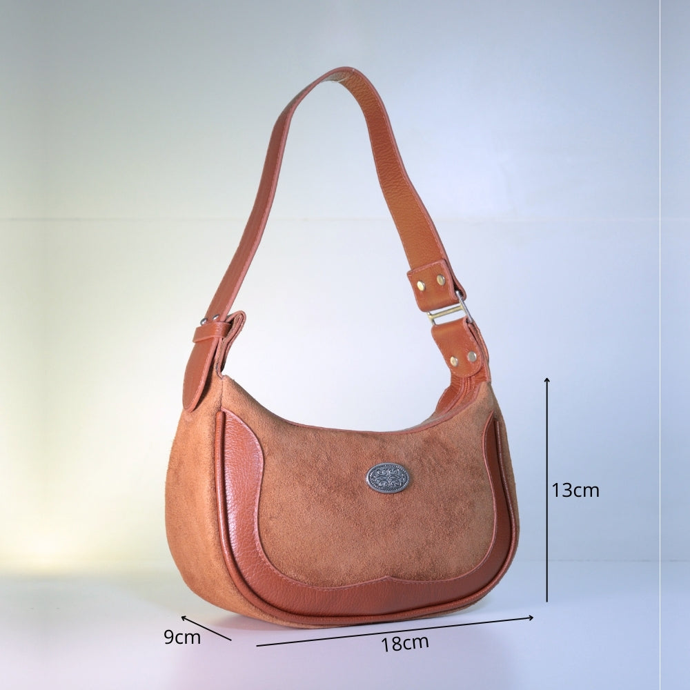 Bolsa de Ombro Feminina em Couro Camurça

 Caramelo