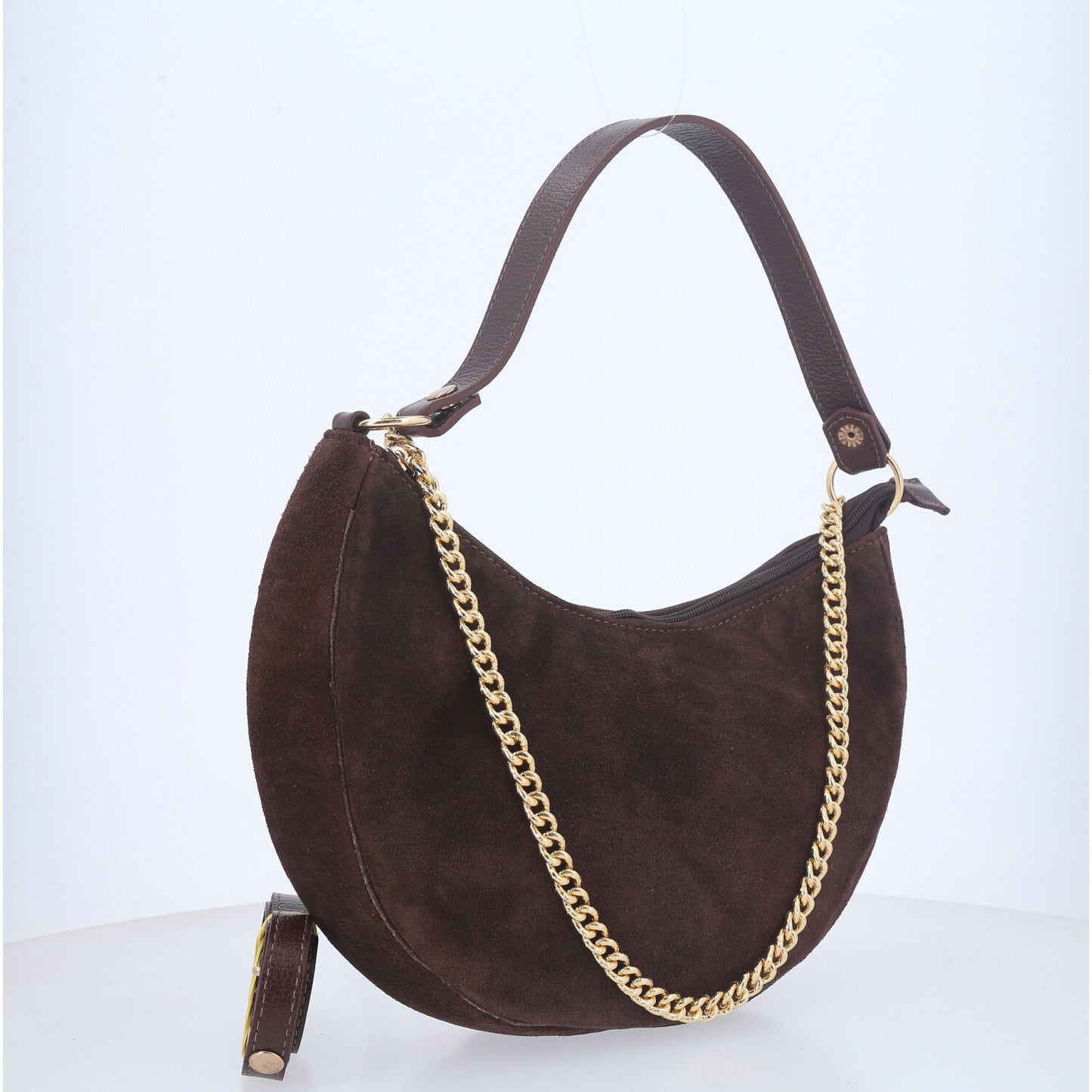 Bolsa em Couro Camurça com Detalhe em Corrente Marrom escuro