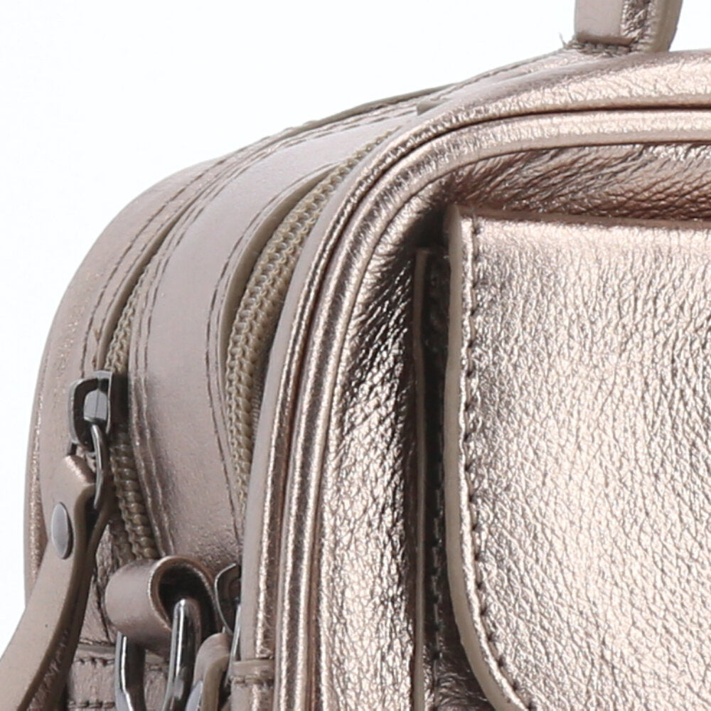 Bolsa de Couro Baú Feminina Metalizada Prata velha