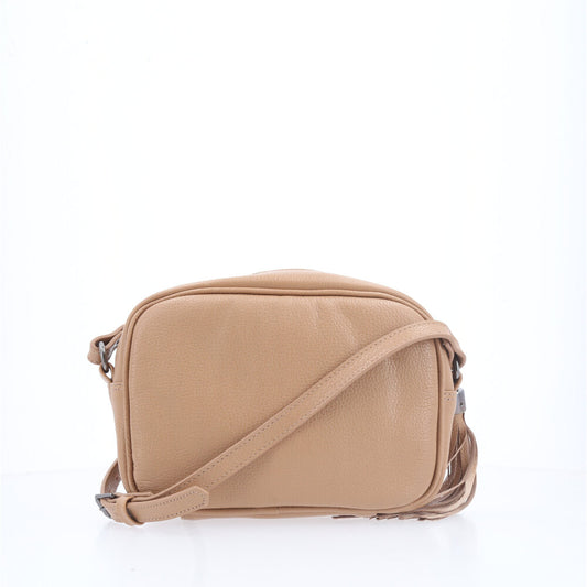 Bolsa Crossbody Feminina em Couro Matelassê com Tassel Bege escuro