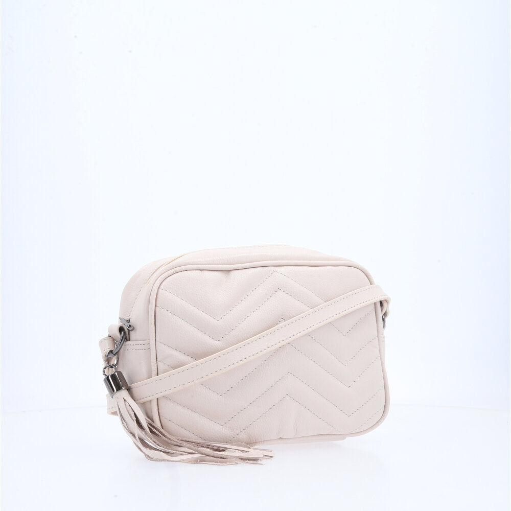 Bolsa Crossbody Feminina em Couro Matelassê com Tassel Marfim