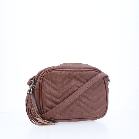 Bolsa Crossbody Feminina em Couro Matelassê com Tassel Marrom
