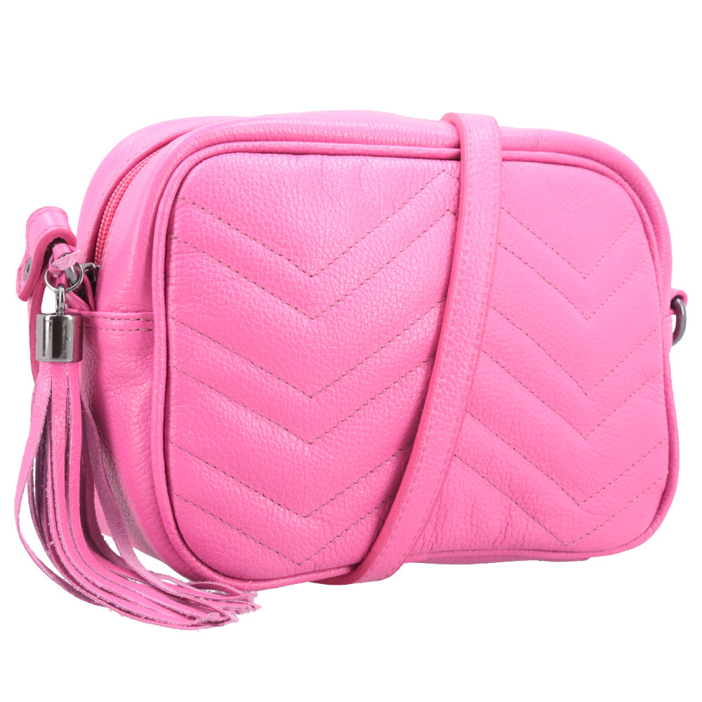 Bolsa Crossbody Feminina em Couro Matelassê com Tassel Pink