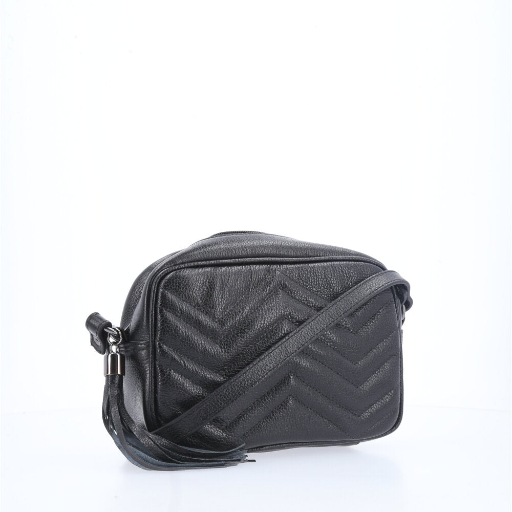 Bolsa Crossbody Feminina em Couro Matelassê com Tassel Preto