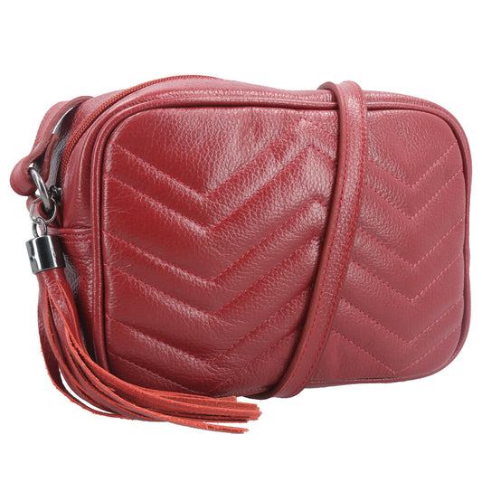 Bolsa Crossbody Feminina em Couro Matelassê com Tassel Vermelho