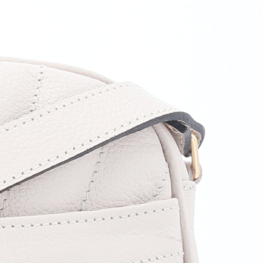 Bolsa Feminina de Couro Tiracolo – Pequena com Textura Matelassê Marfim