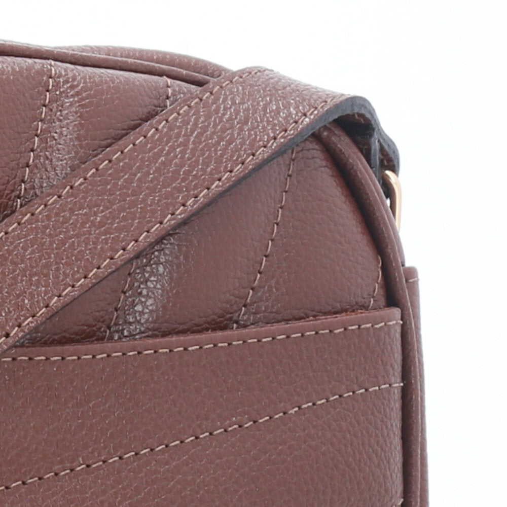 Bolsa Feminina de Couro Tiracolo – Pequena com Textura Matelassê Marrom