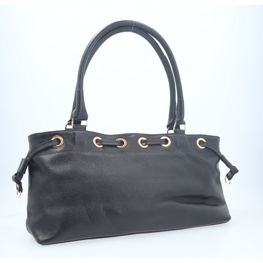 Bolsa de Ombro em Couro com Detalhe em Cordão e Ilhós Preto