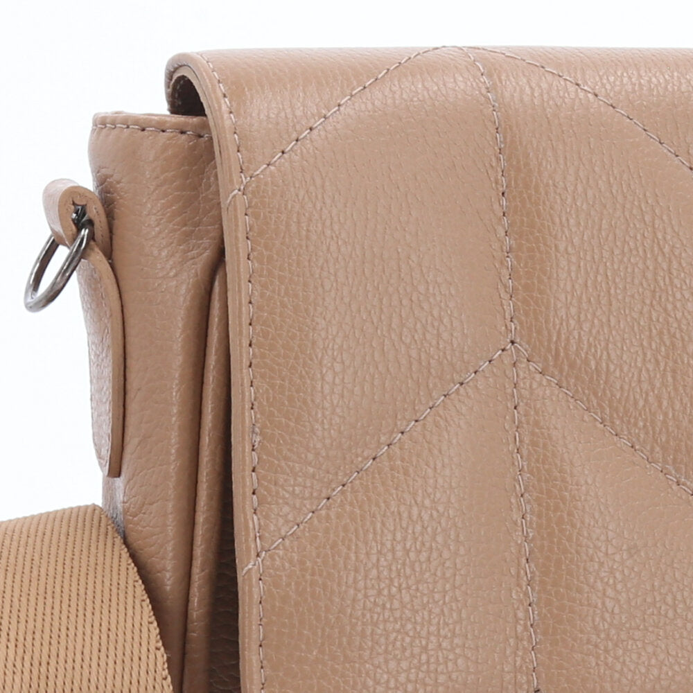 Bolsa Crossbody Feminina em Couro Matelassê Bege