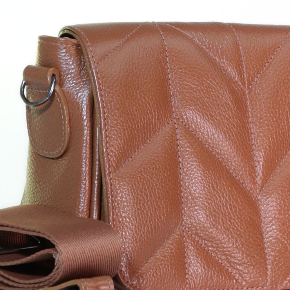 Bolsa Crossbody Feminina em Couro Matelassê Caramelo