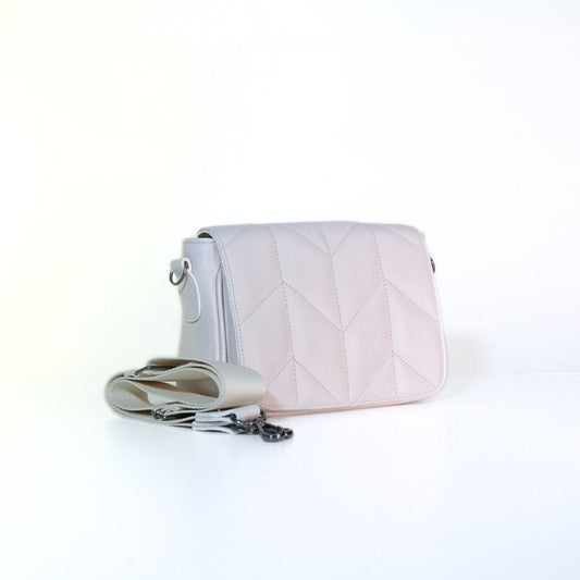 Bolsa Crossbody Feminina em Couro Matelassê Marfim