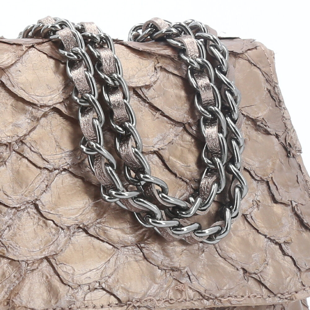 Bolsa de Couro sem Fecho Pirarucu Prata velha