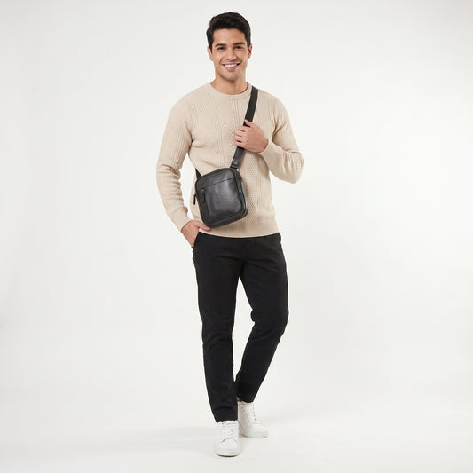 Bolsa Shoulder Bag Masculina em Couro Legitimo Preto