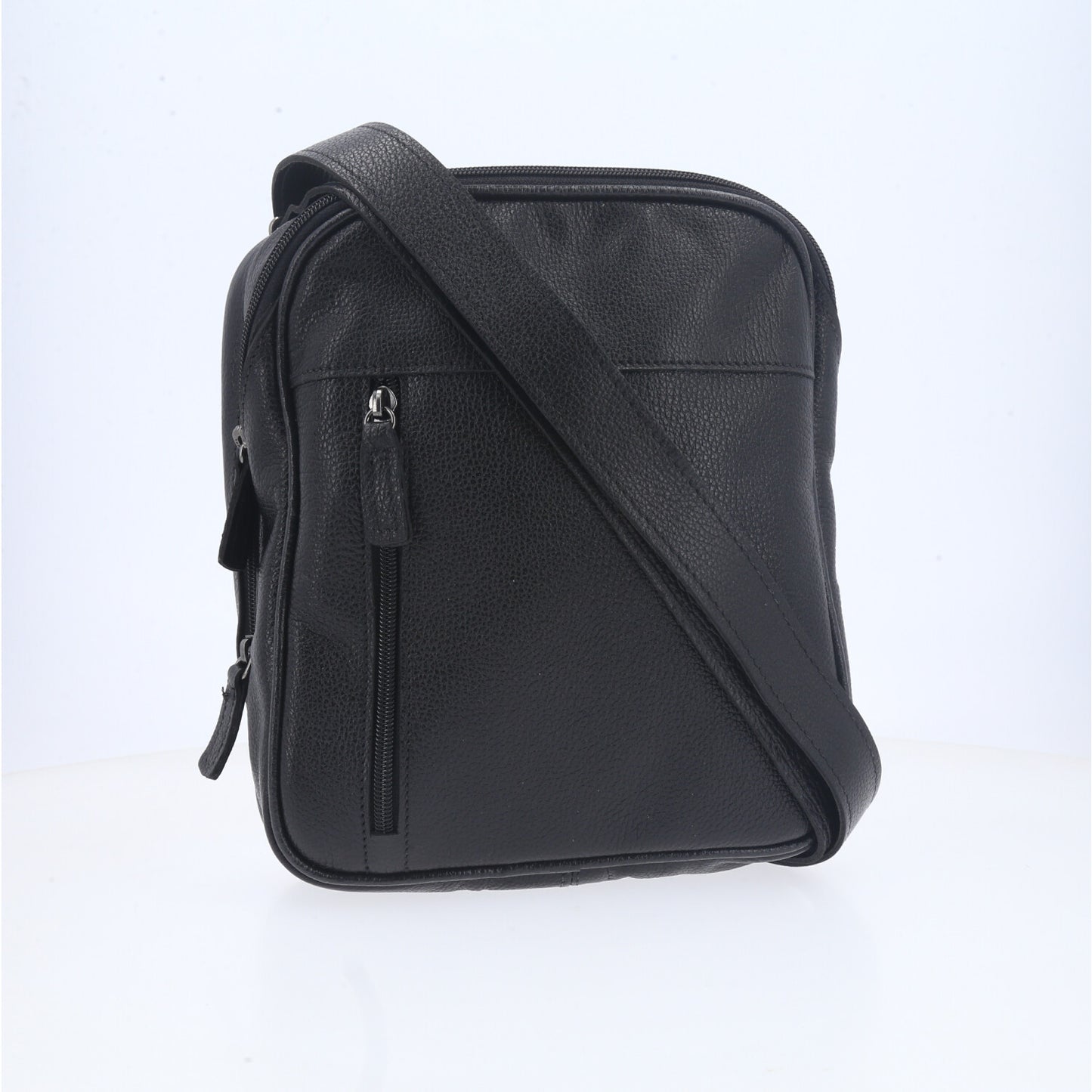 Bolsa Shoulder Bag Masculina em Couro Legitimo Preto