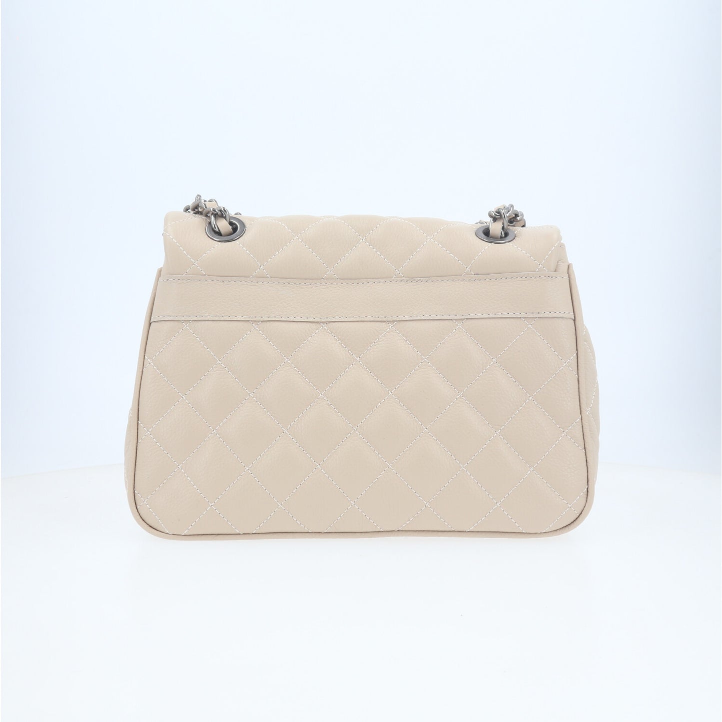 Bolsa de Couro em Design Matelassê com Alça de Corrente Marfim