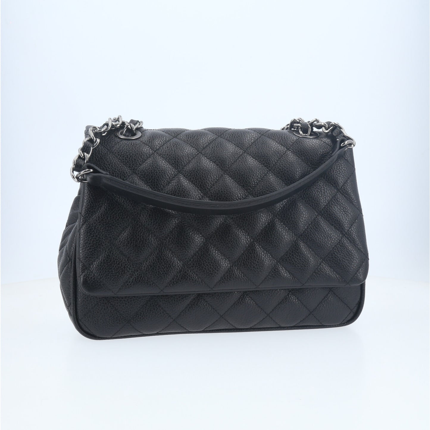 Bolsa de Couro em Design Matelassê com Alça de Corrente Preto
