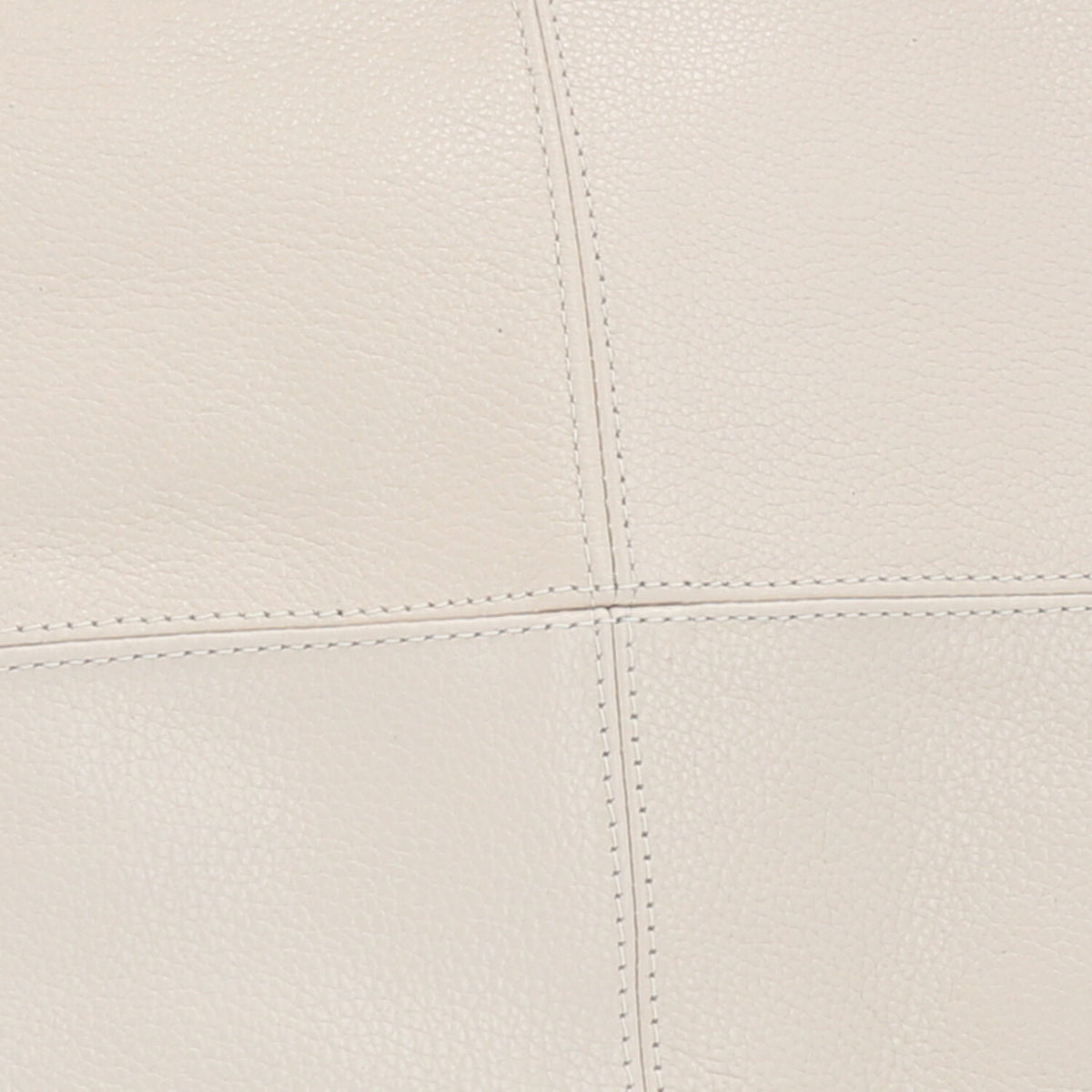 Bolsa de Ombro em Couro com Design Clássico Marfim