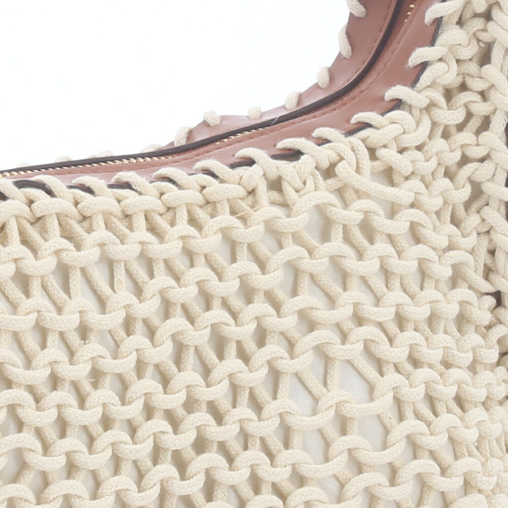 Bolsa Baguete Trançada de Palha Marfim