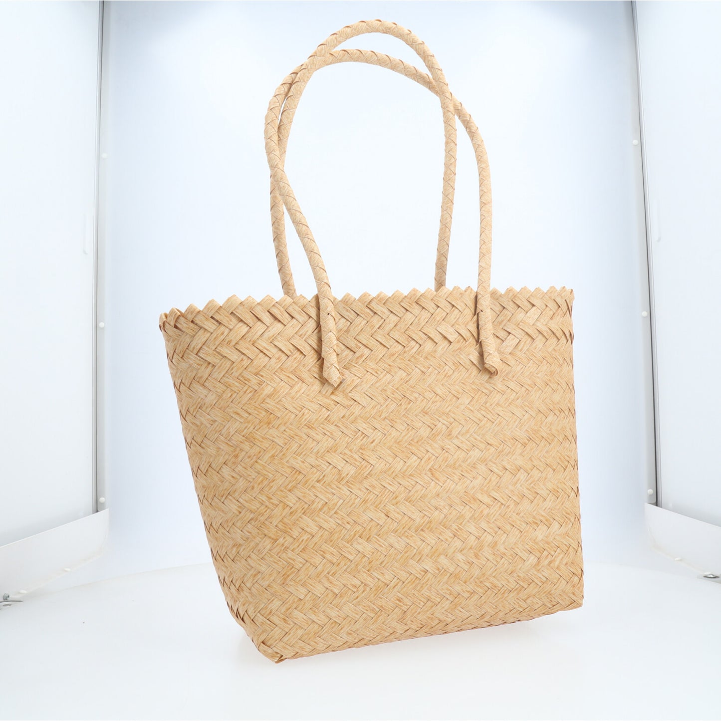 Bolsa de Praia em Palha Trançada com Alça de Ombro Fixa Bege