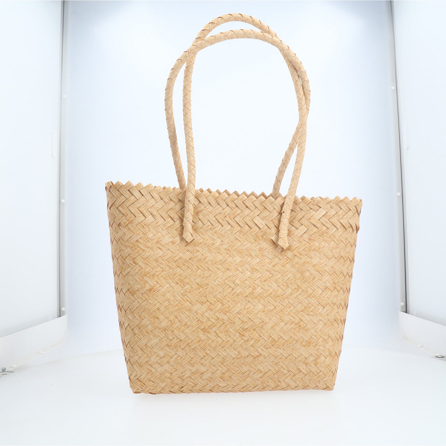 Bolsa de Praia em Palha Trançada com Alça de Ombro Fixa Bege
