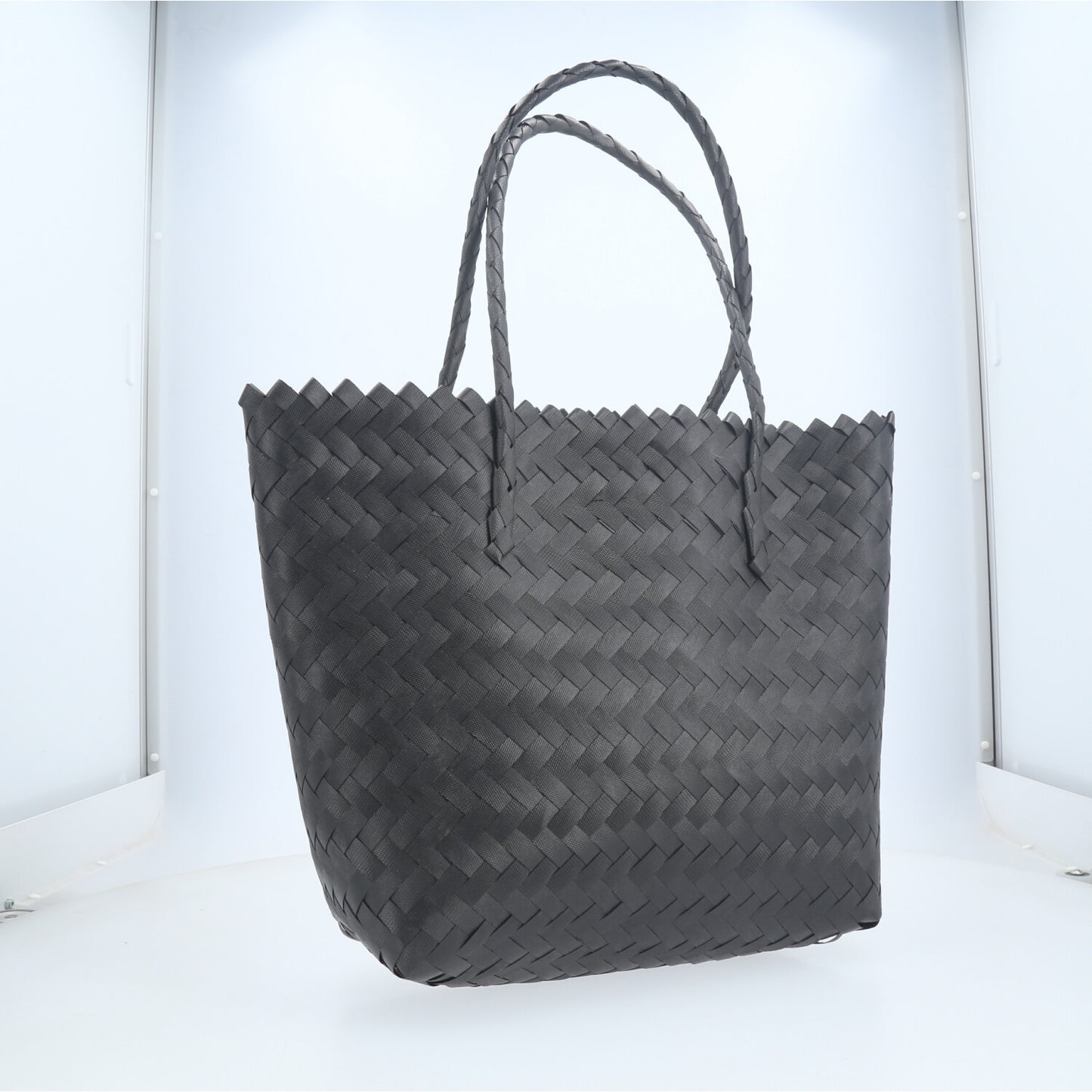 Bolsa de Praia em Palha Trançada com Alça de Ombro Fixa Preto
