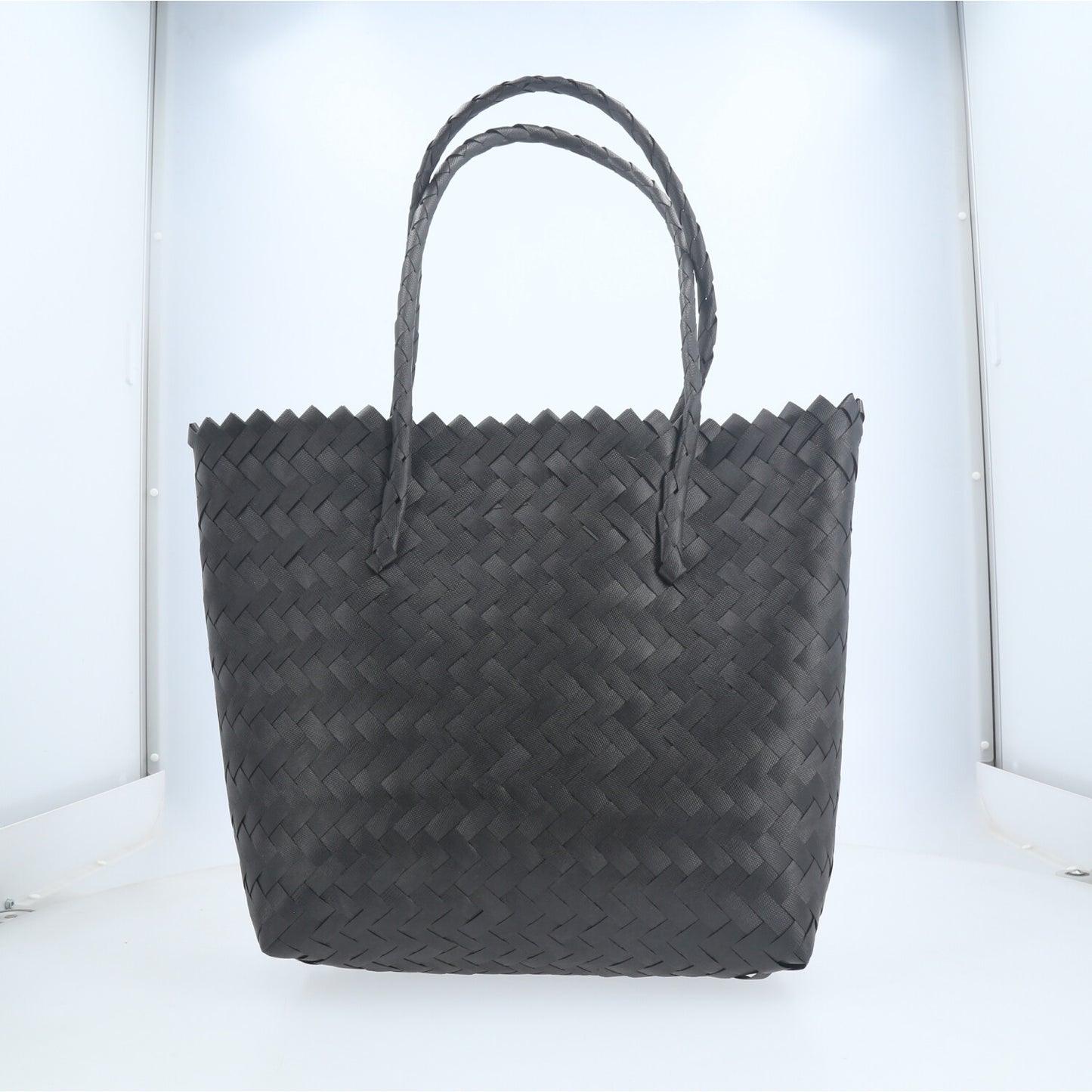 Bolsa de Praia em Palha Trançada com Alça de Ombro Fixa Preto