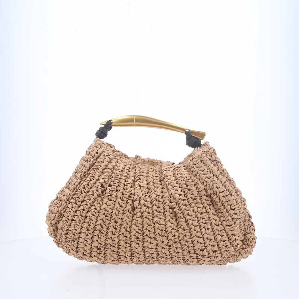 Bolsa de Ráfia Feminina – Modelo com Alça Dourada Rígida Caramelo