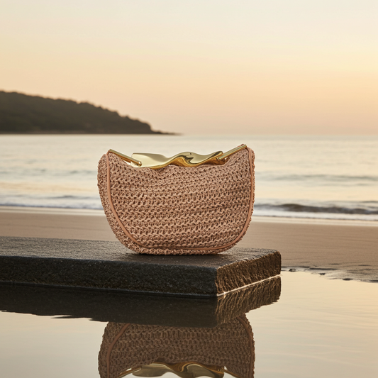 Bolsa em Ráfia – Com Alça Metalizada Dourada Caramelo