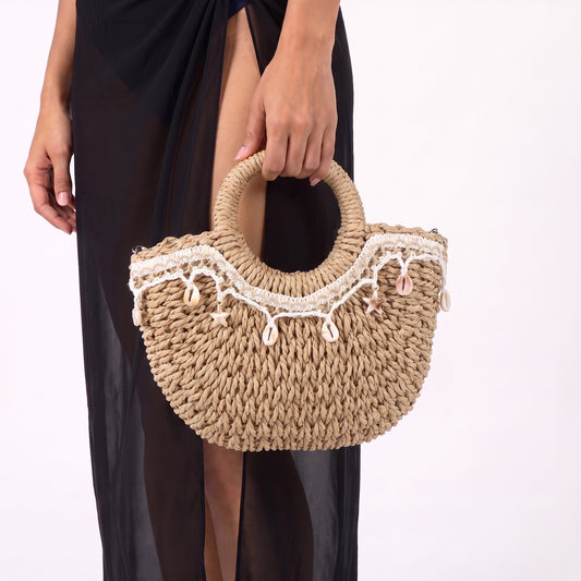 Bolsa de Mão em Crochê com Decoração de Conchas Caqui