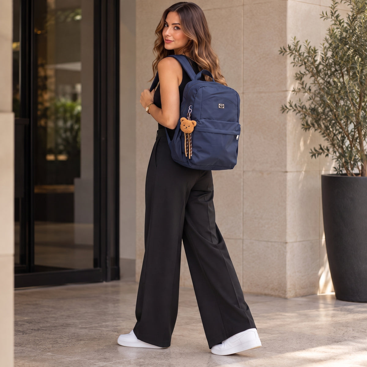 Mochila em Nylon Reforçado com Chaveiro Azul escuro
