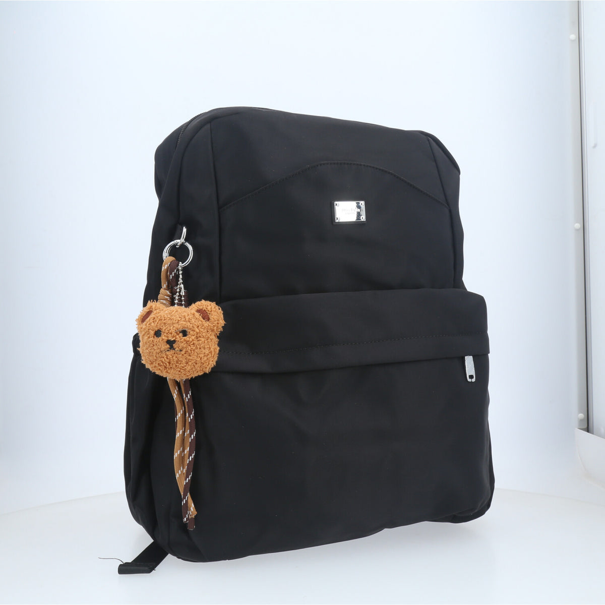 Mochila em Nylon Reforçado com Chaveiro Preto