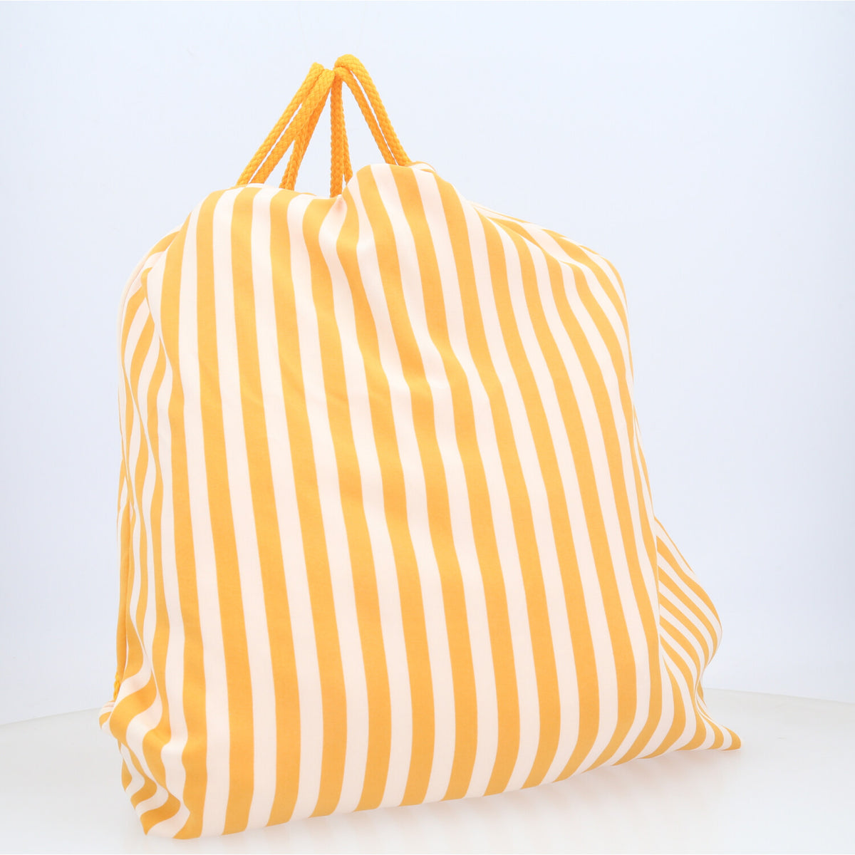 Mochila Saco Atoalhada com Estampa Tropical  Amarelo