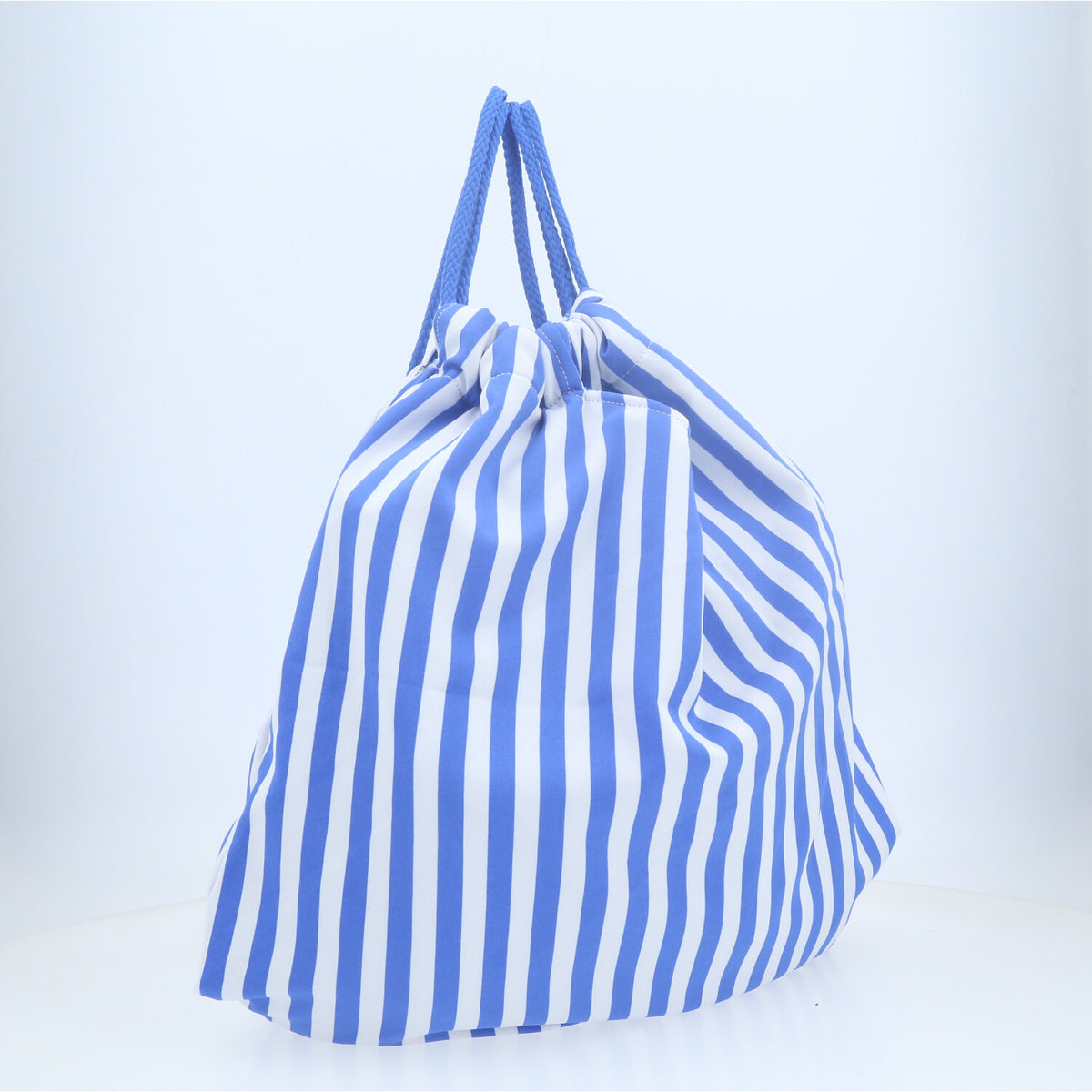 Mochila Saco Atoalhada com Estampa Tropical  Azul claro