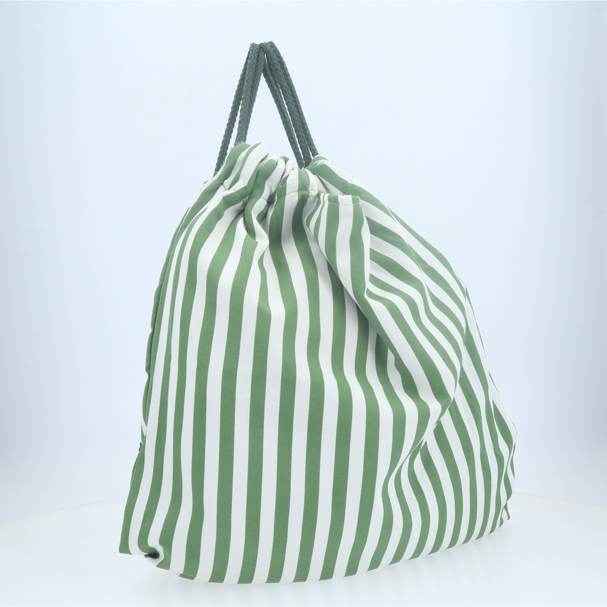 Mochila Saco Atoalhada com Estampa Tropical  Verde