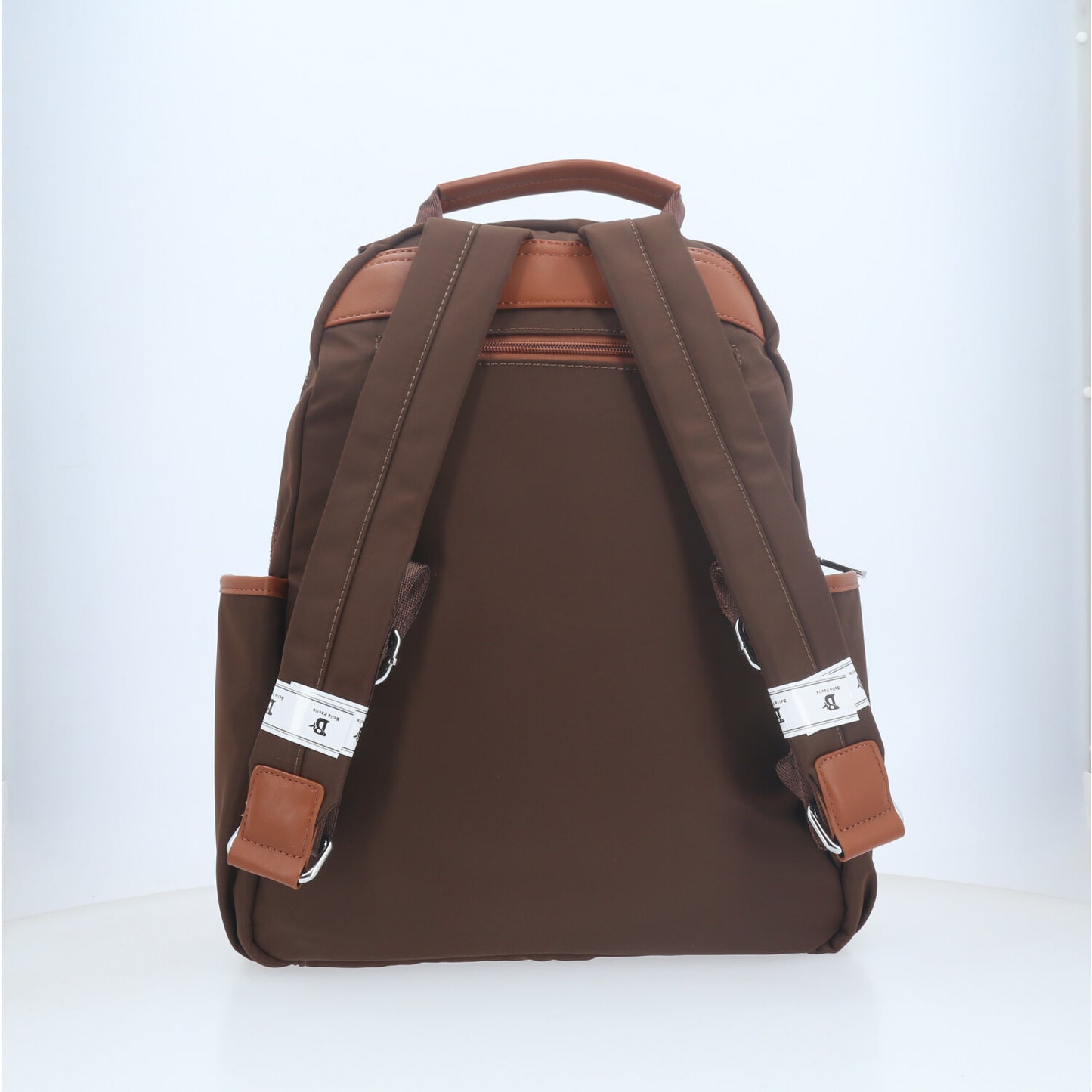 Mochila em Nylon com Bolso Frontal e Traseiro Marrom