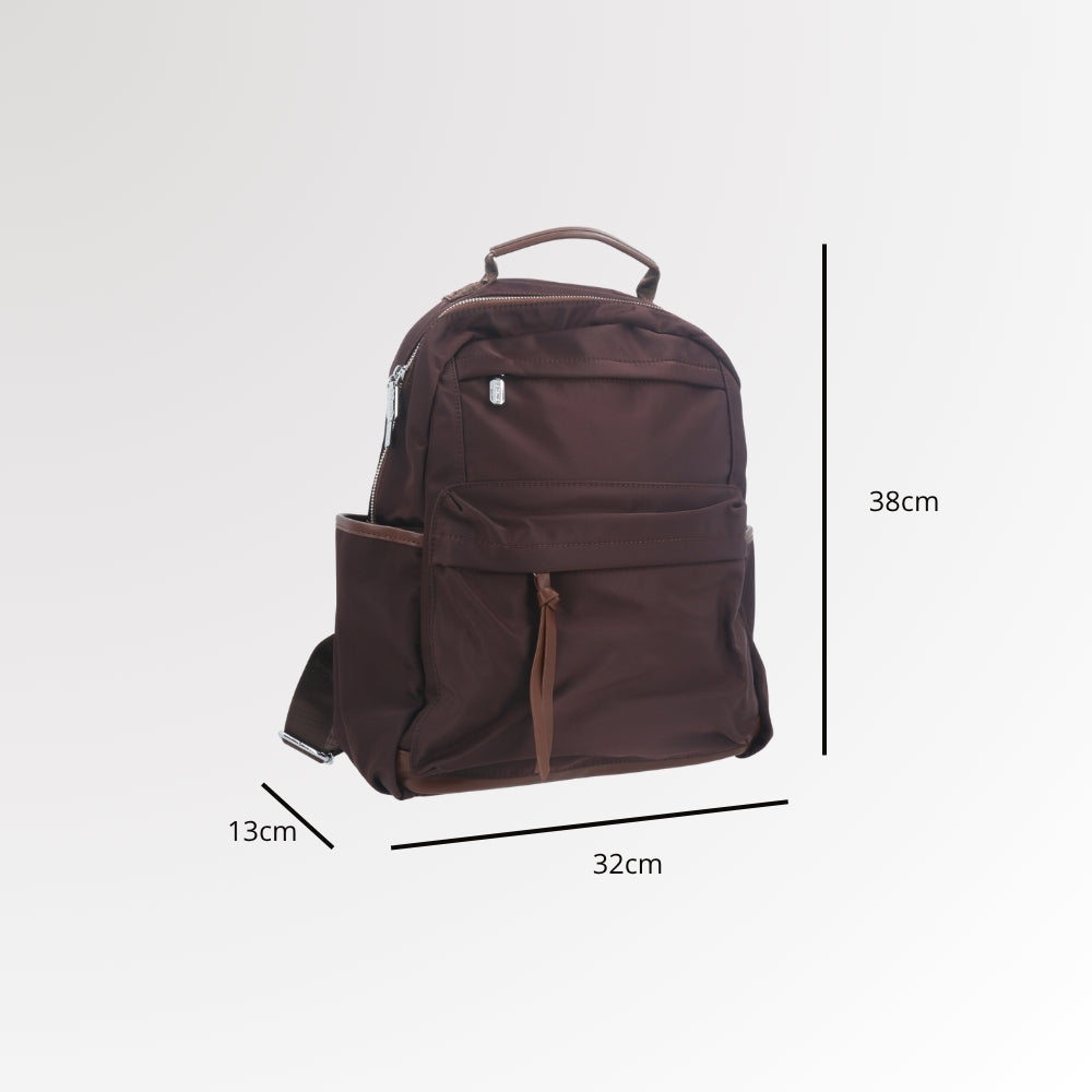 Mochila em Nylon com Bolso Frontal e Traseiro Marrom escuro